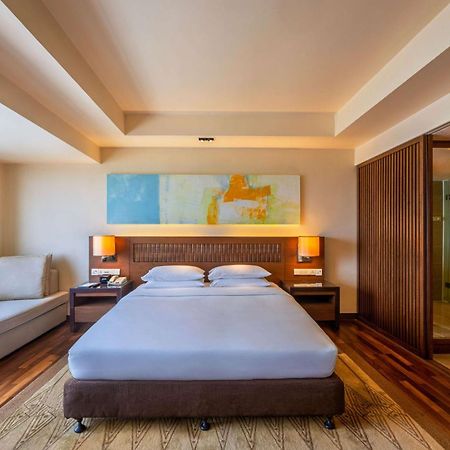 Hyatt Regency Kinabalu Hotel Кота Кинабалу Екстериор снимка