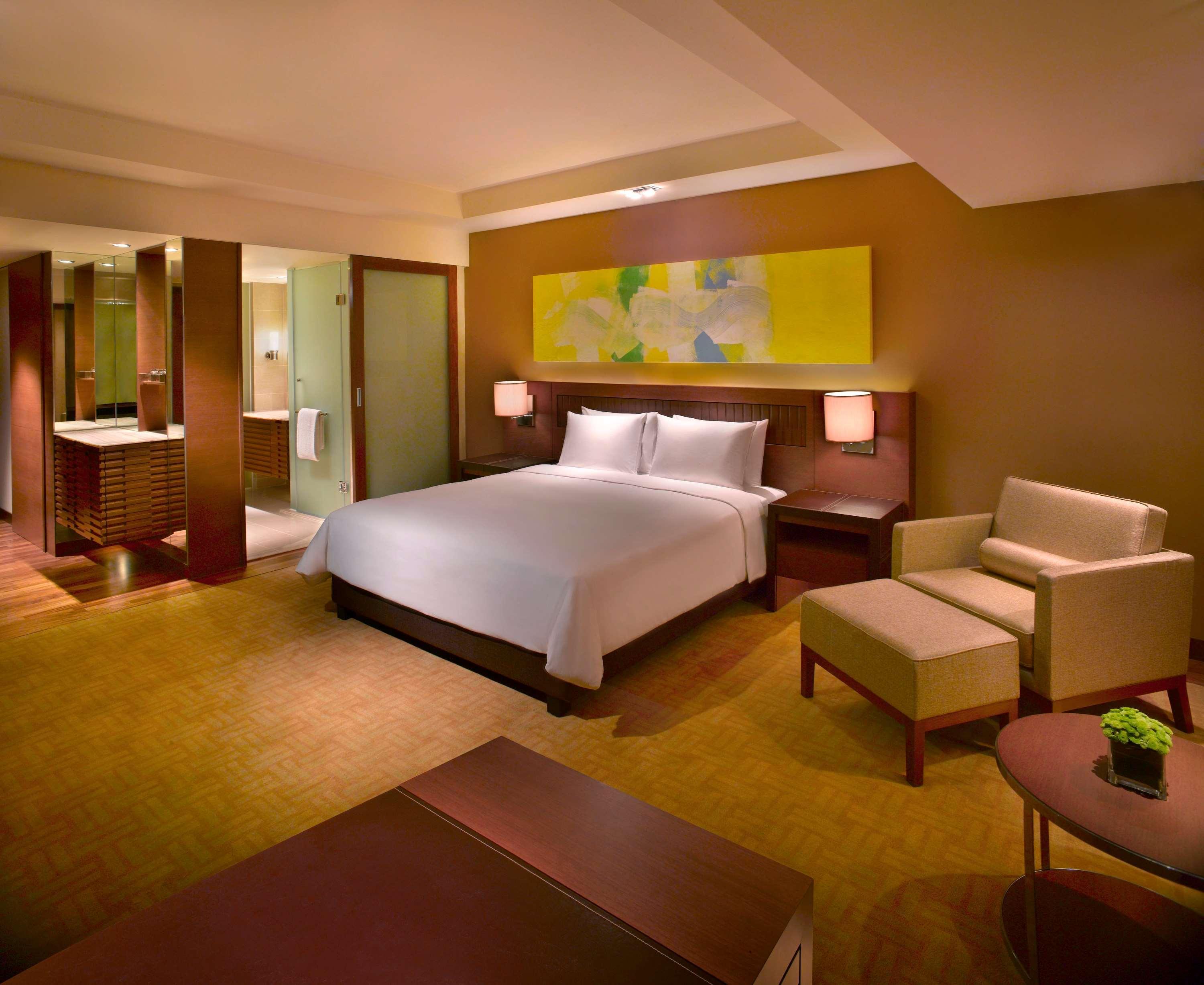 Hyatt Regency Kinabalu Hotel Кота Кинабалу Екстериор снимка A room at the hotel