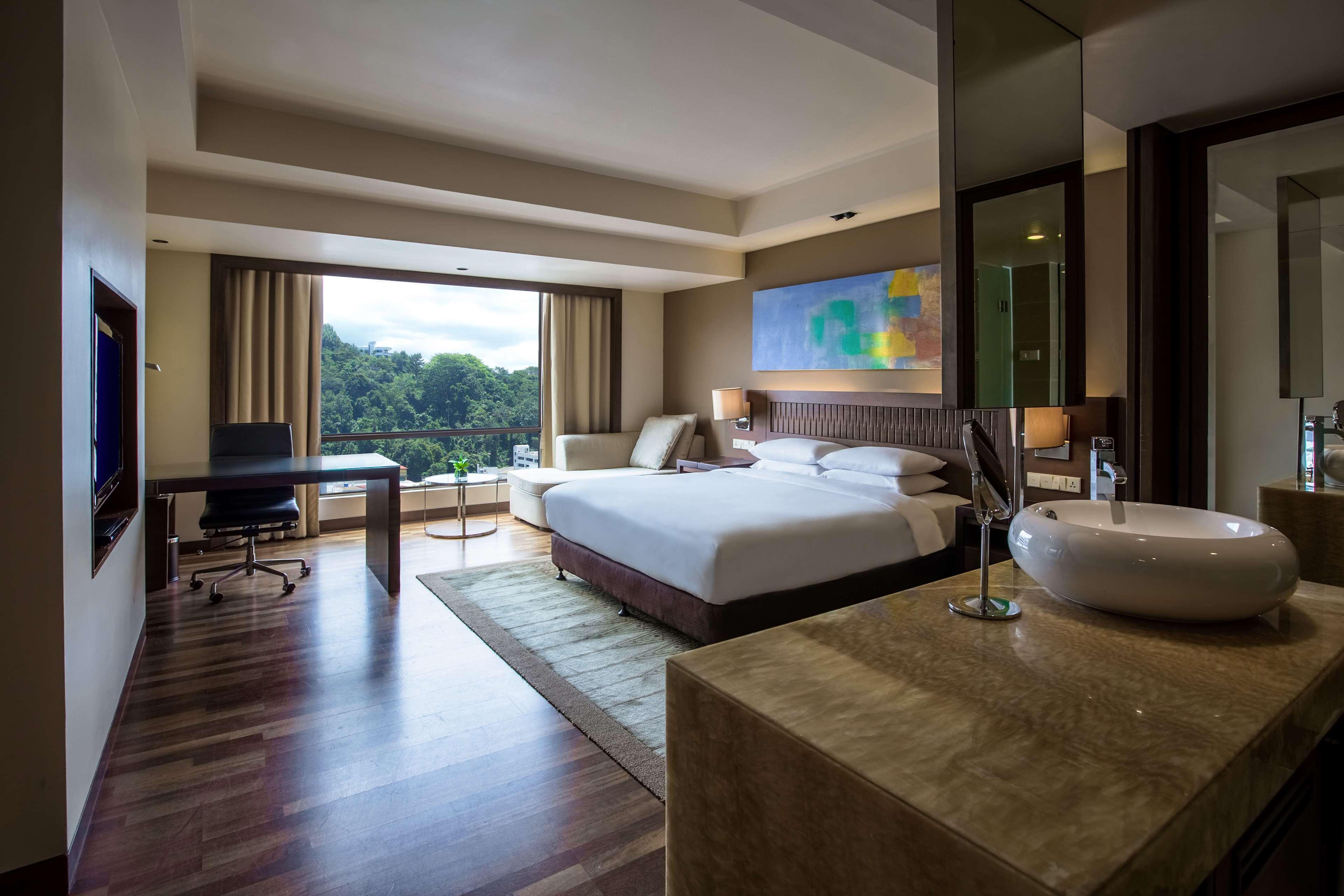 Hyatt Regency Kinabalu Hotel Кота Кинабалу Екстериор снимка Deluxe Room