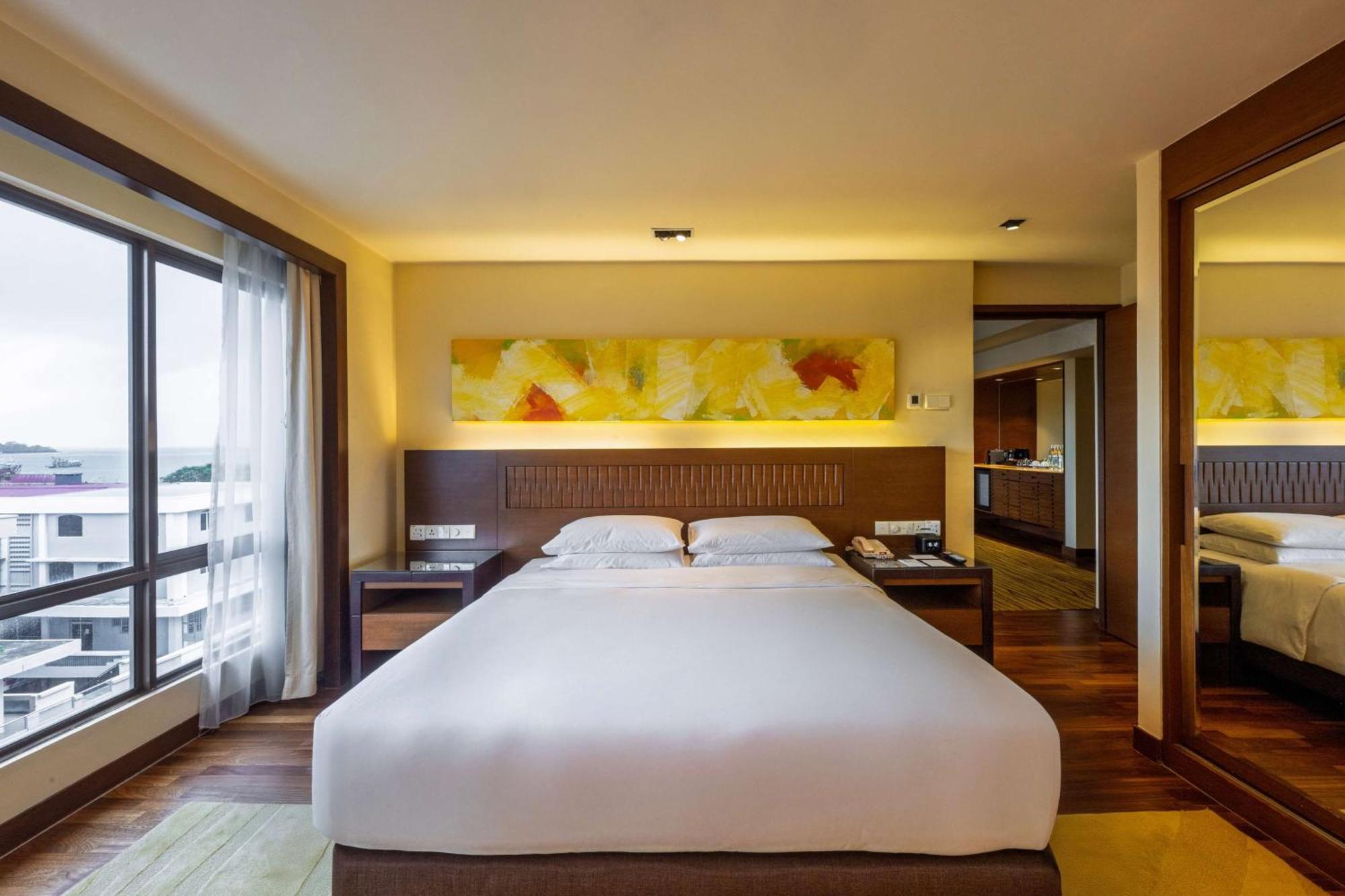 Hyatt Regency Kinabalu Hotel Кота Кинабалу Екстериор снимка