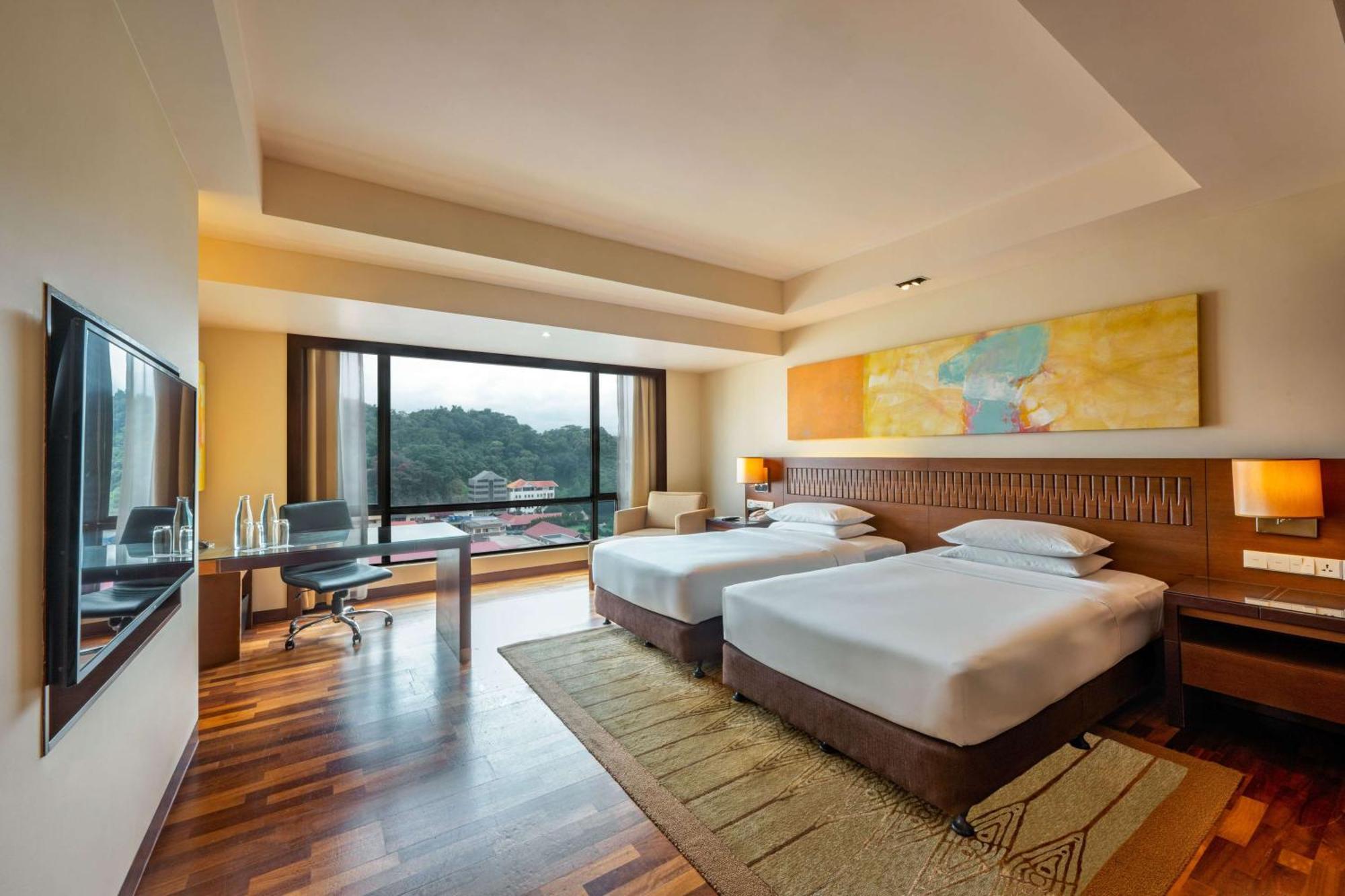 Hyatt Regency Kinabalu Hotel Кота Кинабалу Екстериор снимка