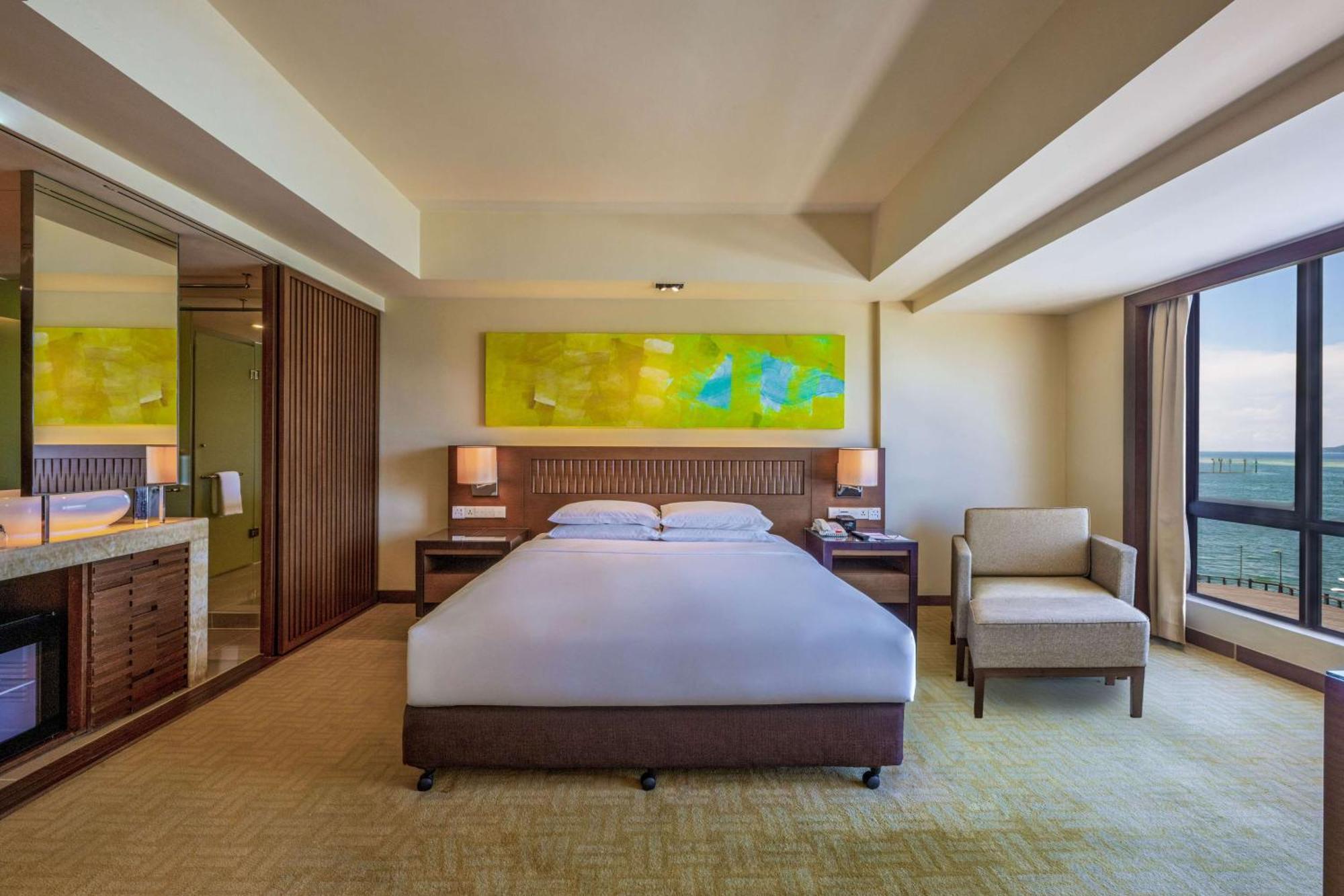 Hyatt Regency Kinabalu Hotel Кота Кинабалу Екстериор снимка